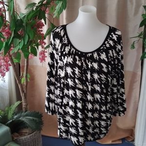 Michael Kors Size XL Black White Knit knit top